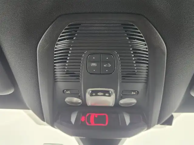プジョー ５００８ GT ブルーHDi 愛知県 2019(平31)年 9.2万km 白 ワンオーナー/ディーゼルターボ/パノラミックサンルーフ/パークアシスト/アクティブセーフティブレーキ/レーンキープアシスト/アクティブブラインドスポットモニター/アクティブクルーズコントロール/ドライバーアテンションアラート/アドバンスドグリップコントロール/純正8インチディスプレイ/　　・Bluetooth/Applecarplay/androidauto/フロントカメラ/サイドカメラ（左側）/バックカメラ/ドライブレコーダー/ETC/革巻きステアリング/ステアリングリモコン/パドルシフト/ハーフレザーシート/パワーシート/シートポジションメモリ機能/シートヒーター/パワーバックドア/ルーフレール/純正LEDヘッドライト/フォグランプ/純正18インチアルミホイール/取扱説明書/保証書/スペアキー