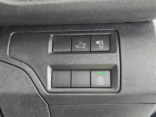 プジョー ５００８ GT ブルーHDi 愛知県 2019(平31)年 9.2万km 白 ワンオーナー/ディーゼルターボ/パノラミックサンルーフ/パークアシスト/アクティブセーフティブレーキ/レーンキープアシスト/アクティブブラインドスポットモニター/アクティブクルーズコントロール/ドライバーアテンションアラート/アドバンスドグリップコントロール/純正8インチディスプレイ/　　・Bluetooth/Applecarplay/androidauto/フロントカメラ/サイドカメラ（左側）/バックカメラ/ドライブレコーダー/ETC/革巻きステアリング/ステアリングリモコン/パドルシフト/ハーフレザーシート/パワーシート/シートポジションメモリ機能/シートヒーター/パワーバックドア/ルーフレール/純正LEDヘッドライト/フォグランプ/純正18インチアルミホイール/取扱説明書/保証書/スペアキー