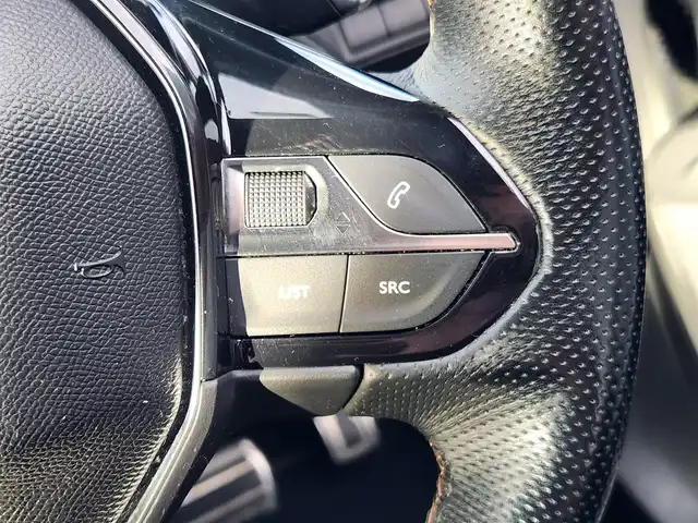 プジョー ５００８ GT ブルーHDi 愛知県 2019(平31)年 9.2万km 白 ワンオーナー/ディーゼルターボ/パノラミックサンルーフ/パークアシスト/アクティブセーフティブレーキ/レーンキープアシスト/アクティブブラインドスポットモニター/アクティブクルーズコントロール/ドライバーアテンションアラート/アドバンスドグリップコントロール/純正8インチディスプレイ/　　・Bluetooth/Applecarplay/androidauto/フロントカメラ/サイドカメラ（左側）/バックカメラ/ドライブレコーダー/ETC/革巻きステアリング/ステアリングリモコン/パドルシフト/ハーフレザーシート/パワーシート/シートポジションメモリ機能/シートヒーター/パワーバックドア/ルーフレール/純正LEDヘッドライト/フォグランプ/純正18インチアルミホイール/取扱説明書/保証書/スペアキー