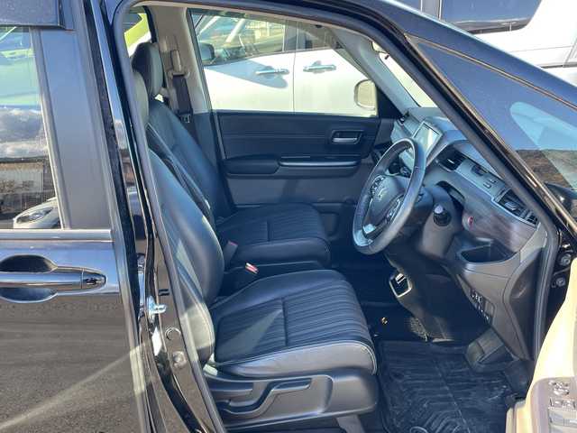 ホンダ フリード ハイブリット G ホンダセンシング 山梨県 2019(平31)年 5.8万km プレミアムスパークルブラックパール 社外カロッツェリアナビ　/フルセグ　/バックカメラ　/ETC　/両側パワースライドドア　/純正15インチアルミホイール　/ハーフレザーシート　/革巻きステアリング　/クルーズコントロール　/LEDライト