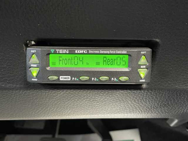 スズキ スイフト スポーツ 和歌山県 2014(平26)年 6.4万km チャンピオンイエロー 社外ナビ/（AM/FM/フルセグTV/USB/DVD/Bluetooth/SD/HDMI）/6MT/3連メーター/社外レーダー/TEIN FDFC車高調/カーボンボンネット/カーボングリル/カーボンリアウィング/フルエアロ/Greddyフロントリップスポイラー/mseマフラー/ADVANRacing　RSII17インチホイール/momoハンドル/スマホ連動ドライブレコーダー/フォグランプ/プッシュスタート/純正マット/取扱説明書/保証書/純正　フロントグリル/ハンドル有