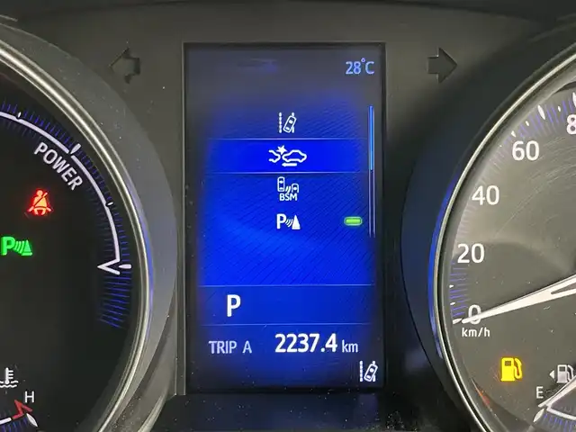 トヨタ Ｃ－ＨＲ G 岡山県 2017(平29)年 5.4万km ホワイトパールクリスタルシャイン 純正SDナビ/型番：NSZT-W66T/　・バックカメラ/　・FM/AM/Bluetooth/フルセグ/CD/DVD/ハーフレザーシート/・前席シートヒーター/トヨタセーフティーセンス/・プリクラッシュセーフティ/・レーンディパーチャーアラート/・オートマチックハイビーム/・レーダークルーズコントロール/・コーナーセンサー/ブラインドスポットモニター/エアロ（フロント）/ETC/オートブレーキホールド/TVキャンセラー/LEDヘッドライト/純正18インチアルミ/ドアバイザー