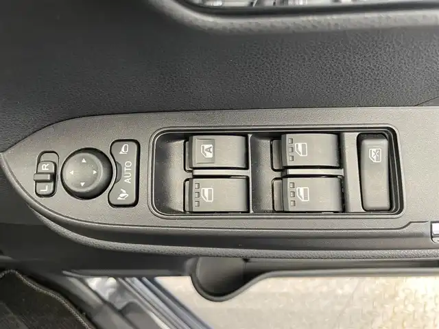 ダイハツ タント カスタム RS 鹿児島県 2024(令6)年 1.5万km クロムグレーメタリック 禁煙車/社外ナビ（Bluetooth/フルセグTV/CD・DVD）/バックカメラ/ハーフレザーシート/両側パワースライドドア/スマートアシスト/電動パーキングブレーキ/オートブレーキホールド/ＥＴＣ/電格ミラー/フォグランプ/ＬＥＤヘッドライト/オートライト/オートマチックハイビーム/本革巻きステアリング/ドアバイザー/純正１５インチアルミホイール/スマートキー/プッシュスタート