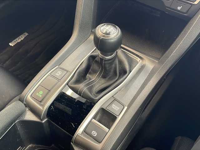 ホンダ シビック ハッチバック ホンダセンシング 岐阜県 2019(令1)年 8.9万km ルナシルバーM ワンオーナー/ホンダセンシング/純正SDナビ/フルセグTV/Bluetooth/バックカメラ/レカロシート/前席シートヒーター/アイドリングストップ/トノカバー/電子パーキングブレーキ/オートホールド/スマートキー/プッシュスタート/保証書/取扱説明書/スペアキー