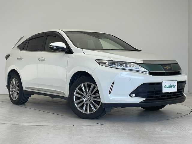 トヨタ ハリアー プレミアム 愛知県 2019(令1)年 3.5万km ホワイトパールクリスタルシャイン 衝突軽減システム/純正９型SDナビ/三眼LEDヘッドライト/レーダークルーズコントロール/フルセグ/CD/DVD/Bluetooth/バックカメラ/電動リアゲート/コーナーセンサー/純正アルミホイール/パワーシート/ドライブレコーダー/ETC/ステアリングスイッチ/スマートキー/プッシュスタート