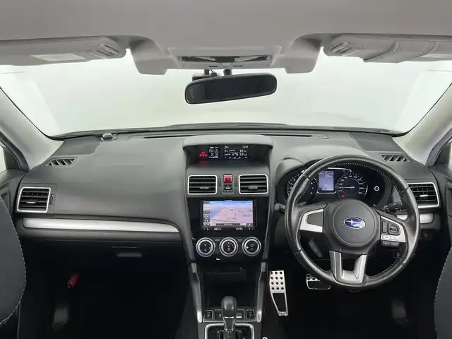 スバル フォレスター S－リミテッド スマートED 大分県 2017(平29)年 5.7万km クリスタルホワイトP 社外SDナビ/（フルセグ/CD/DVD/Bluetooth）/４WD/アイサイト/レーダークルーズコントロール/レーンアシスト/ハーフレザーシート/パドルシフト/バックカメラ/ETC/S/iドライブ/前席シートヒーター/電動格納ラー/純正アルミホイール/純正フロアマット