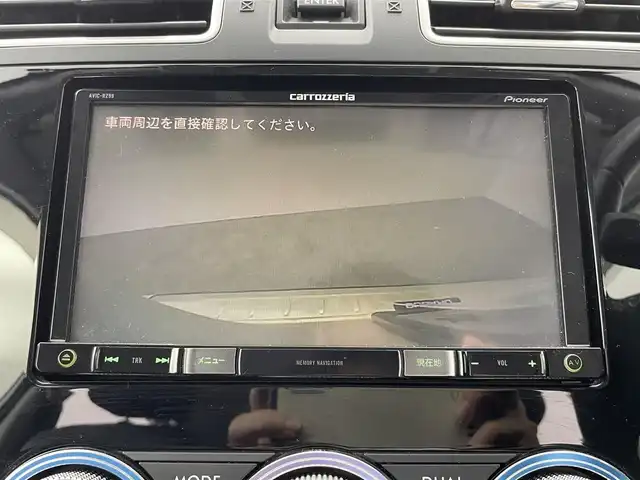 スバル フォレスター S－リミテッド スマートED 大分県 2017(平29)年 5.7万km クリスタルホワイトP 社外SDナビ/（フルセグ/CD/DVD/Bluetooth）/４WD/アイサイト/レーダークルーズコントロール/レーンアシスト/ハーフレザーシート/パドルシフト/バックカメラ/ETC/S/iドライブ/前席シートヒーター/電動格納ラー/純正アルミホイール/純正フロアマット