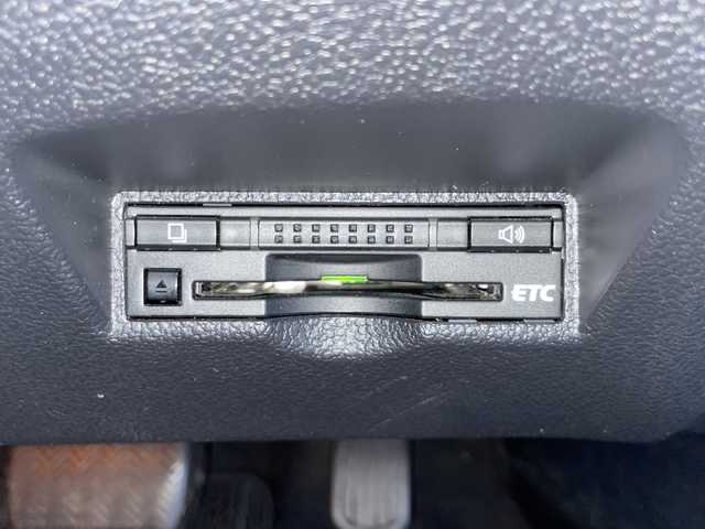 トヨタ プリウス A 岩手県 2016(平28)年 14.6万km グレーメタリック ４ＷＤ　寒冷地仕様　ＳＤナビ　ＢＴ　ＣＤ　ＤＶＤ　バックＣ　オートＬＥＤライト　オートマチックハイビーム　ビルトインＥＴＣ　パーキングアシスト　クルーズコントロール　前後コーナーセンサー　スマートキー