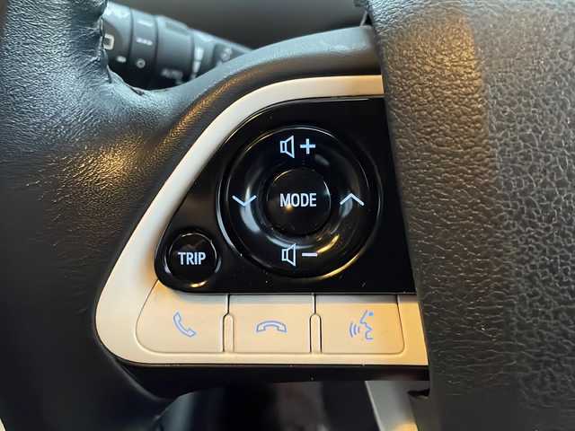 トヨタ プリウス A 岩手県 2016(平28)年 14.6万km グレーメタリック ４ＷＤ　寒冷地仕様　ＳＤナビ　ＢＴ　ＣＤ　ＤＶＤ　バックＣ　オートＬＥＤライト　オートマチックハイビーム　ビルトインＥＴＣ　パーキングアシスト　クルーズコントロール　前後コーナーセンサー　スマートキー