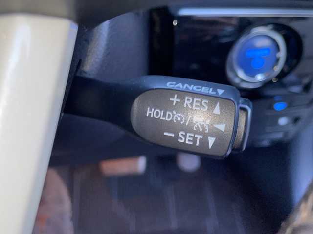 トヨタ プリウス A 岩手県 2016(平28)年 14.6万km グレーメタリック ４ＷＤ　寒冷地仕様　ＳＤナビ　ＢＴ　ＣＤ　ＤＶＤ　バックＣ　オートＬＥＤライト　オートマチックハイビーム　ビルトインＥＴＣ　パーキングアシスト　クルーズコントロール　前後コーナーセンサー　スマートキー