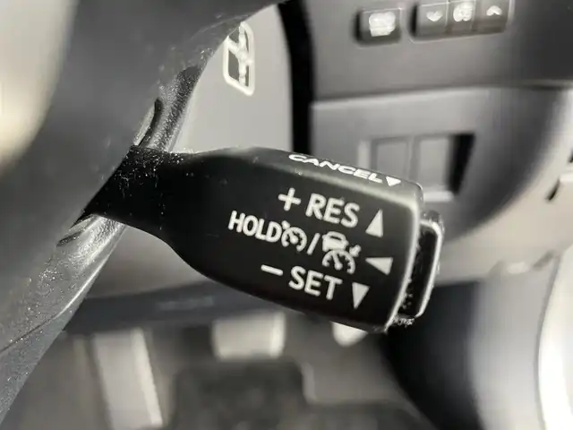 レクサス ＮＸ 300h 富山県 2018(平30)年 4.8万km ソニックチタニウム 純正10.3インチナビ/（AM/FM/CD/DVD/SD/AUX/USB/BT）/フルセグTV/パノラミックビューモニター/衝突被害軽減ブレーキ/アダプティブクルーズコントロール/レーンキープアシスト/ブラインドスポットモニター/オートマチックハイビーム/LEDヘッドライト/クリアランスソナー/電動リアゲート/前席パワーシート/ビルトインETC2.0/ドライブレコーダー/パドルシフト/ステアリングリモコン/スマートキー×２/プッシュスタート/アイドリングストップ/純正フロアマット/取扱説明書/保証書