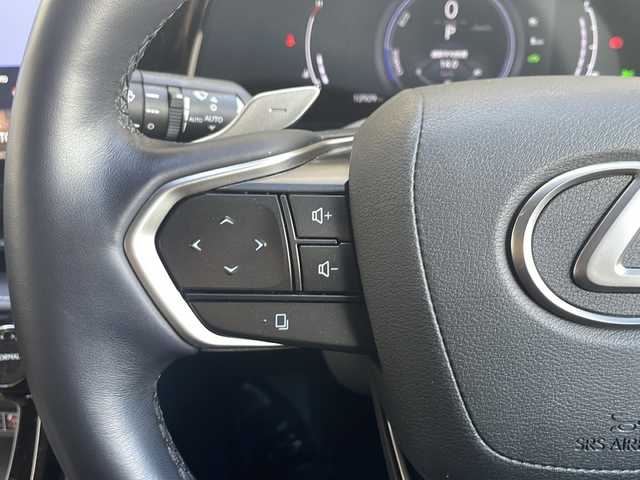 レクサス ＮＸ 350h バージョンL 兵庫県 2023(令5)年 1.3万km ソニッククォーツ ワンオーナー/保証書・取説・有/純正メモリーナビ・フルセグ・BT・FM・AM/バックカメラ/全周囲カメラ/ETC2.0/追尾機能付きクルーズコントロール/車線逸脱防止支援システム/衝突被害軽減ブレーキ/パーキングアシストブレーキ/クリアランスソナー/リアカメラディクション/ブラインドスポットミラー/プロアクティブドライビングサポート/パーキングアシスト/ブレーキホールド/電動パーキングブレーキ/パドルシフト/ヘッドアップディスプレイ/パワーバックドア/オートハイビーム/ワイヤレス充電/モデリスタエアロ/プッシュスタート/スマートキー×2/カードキー×1/社外フロアマット