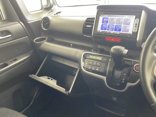 ホンダ Ｎ ＢＯＸ G ターボ SSパッケージ 沖縄県 2014(平26)年 4.3万km スマートブラック 純正ナビ(VXM-145VSi)/（TV　DVD　Bluetooth接続）/バックカメラ/クルーズコントロール/両側パワースライドドア/スマートキー/プッシュスタート/パドルシフト/ステアリングスイッチ/純正フロアマット/純正14インチアルミホイール/オートライト/ドアバイザー/電動格納ウインカーミラー