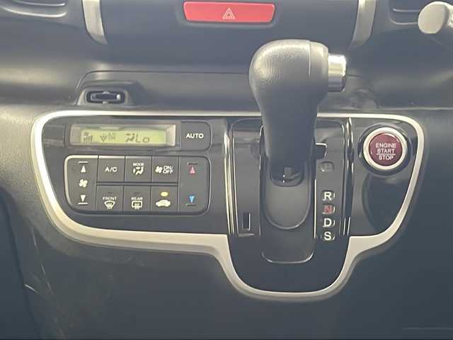ホンダ Ｎ ＢＯＸ G ターボ SSパッケージ 沖縄県 2014(平26)年 4.3万km スマートブラック 純正ナビ(VXM-145VSi)/（TV　DVD　Bluetooth接続）/バックカメラ/クルーズコントロール/両側パワースライドドア/スマートキー/プッシュスタート/パドルシフト/ステアリングスイッチ/純正フロアマット/純正14インチアルミホイール/オートライト/ドアバイザー/電動格納ウインカーミラー