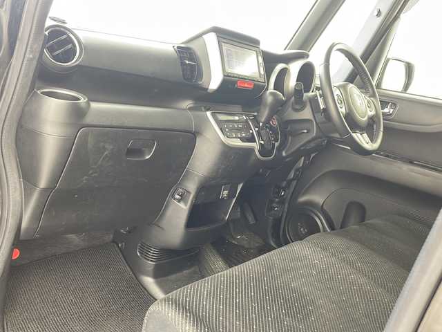 ホンダ Ｎ ＢＯＸ G ターボ SSパッケージ 沖縄県 2014(平26)年 4.3万km スマートブラック 純正ナビ(VXM-145VSi)/（TV　DVD　Bluetooth接続）/バックカメラ/クルーズコントロール/両側パワースライドドア/スマートキー/プッシュスタート/パドルシフト/ステアリングスイッチ/純正フロアマット/純正14インチアルミホイール/オートライト/ドアバイザー/電動格納ウインカーミラー