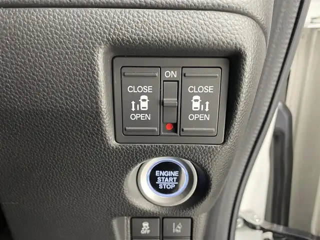 ホンダ Ｎ ＢＯＸ カスタム G L ターボ ホンダセンシング 兵庫県 2019(令1)年 2.9万km 白Ⅱ 社外ナビ(Bluetooth/CD/DVD/SD/フルセグTV)/ビルトインETC/ドライブレコーダー/シートヒーター/ハーフレザーシート/両側パワースライドドア/クルーズコントロール/LEDヘッドライト/オートライト/路外逸脱抑制システム/衝突軽減システム/スぺアキー/スマートキー/ドアバイザー