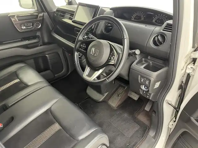 ホンダ Ｎ ＢＯＸ カスタム G L ターボ ホンダセンシング 兵庫県 2019(令1)年 2.9万km 白Ⅱ 社外ナビ(Bluetooth/CD/DVD/SD/フルセグTV)/ビルトインETC/ドライブレコーダー/シートヒーター/ハーフレザーシート/両側パワースライドドア/クルーズコントロール/LEDヘッドライト/オートライト/路外逸脱抑制システム/衝突軽減システム/スぺアキー/スマートキー/ドアバイザー