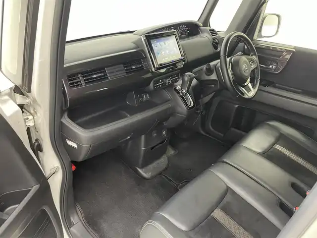 ホンダ Ｎ ＢＯＸ カスタム G L ターボ ホンダセンシング 兵庫県 2019(令1)年 2.9万km 白Ⅱ 社外ナビ(Bluetooth/CD/DVD/SD/フルセグTV)/ビルトインETC/ドライブレコーダー/シートヒーター/ハーフレザーシート/両側パワースライドドア/クルーズコントロール/LEDヘッドライト/オートライト/路外逸脱抑制システム/衝突軽減システム/スぺアキー/スマートキー/ドアバイザー