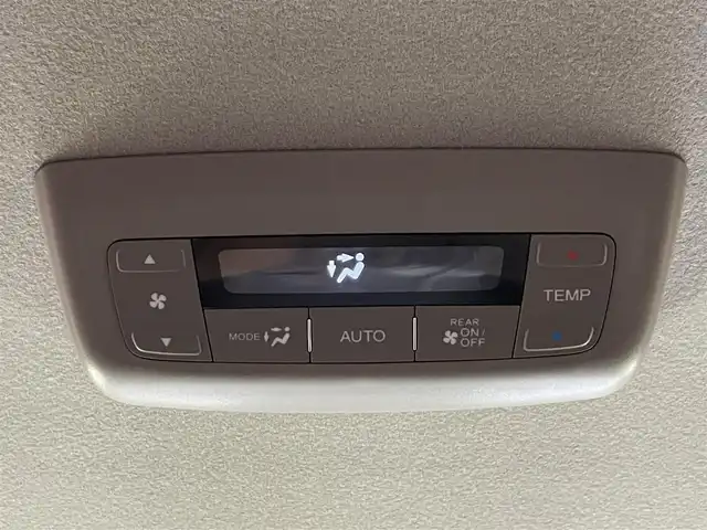 ホンダ ステップワゴン スパーダ クールスピリット 滋賀県 2016(平28)年 6.8万km プレミアムスパークルブラックパール 禁煙車/純正9型ナビ【CD/DVD/Bluetooth/フルセグ】/バックカメラ/両側パワースライドドア/フリップダウンモニター/前後ドラレコ/D/Nシートヒーター/ハーフレザーシート/ビルトインETC/ホンダセンシング/パドルシフト/WAC/ステアリングリモコン/プッシュスタート/スマートキー
