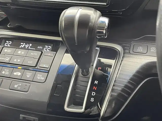 ホンダ ステップワゴン スパーダ クールスピリット 滋賀県 2016(平28)年 6.8万km プレミアムスパークルブラックパール 禁煙車/純正9型ナビ【CD/DVD/Bluetooth/フルセグ】/バックカメラ/両側パワースライドドア/フリップダウンモニター/前後ドラレコ/D/Nシートヒーター/ハーフレザーシート/ビルトインETC/ホンダセンシング/パドルシフト/WAC/ステアリングリモコン/プッシュスタート/スマートキー