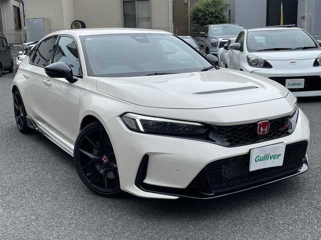 ホンダ シビック タイプR 神奈川県 2023(令5)年 0.7万km チャンピオンシップホワイト ワンオーナー/純正メモリーナビ・地デジTV/純正USB/BT再生/バックモニター/ビルトインETC2.0/純正19インチAW/ブレンボブレーキ/LEDライト/ホンダセンシング/レーダークルーズコントロール/PCS/LKA/BSM/コーナーセンサー/プッシュスタート/スマートキー×2/保証書・取説あり