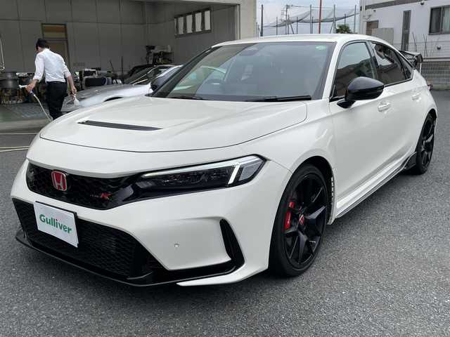 ホンダ シビック タイプR 神奈川県 2023(令5)年 0.7万km チャンピオンシップホワイト ワンオーナー/純正メモリーナビ・地デジTV/純正USB/BT再生/バックモニター/ビルトインETC2.0/純正19インチAW/ブレンボブレーキ/LEDライト/ホンダセンシング/レーダークルーズコントロール/PCS/LKA/BSM/コーナーセンサー/プッシュスタート/スマートキー×2/保証書・取説あり