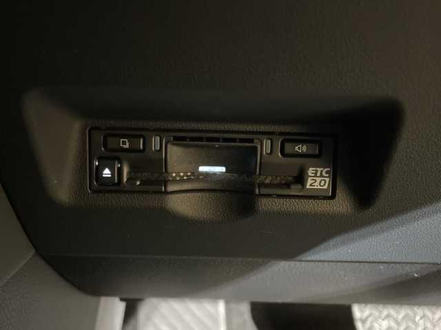 トヨタ ヴェルファイア ハイブリット Z プレミア 愛媛県 2024(令6)年 0.7万km スパークリングブラックパールクリスタルシャイン トヨタセーフティーセンス/左右独立ムーンルーフ/14インチディスプレイオーディオ/フルセグTV　AppleCarPlay AndroidAuto/Bluetooth/シートヒーター/全周囲カメラ/アダプティブクルーズコントロール/ブラインドスポットモニター/デジタルインナーミラー/パワーバックドア/エグゼクティブパワーシート（プレミアムナッパ本革シート表皮）/パワーオットマン/大型アームレスト（カップホルダー各席1個）/折り畳み式サイドテーブル/快適温熱シート