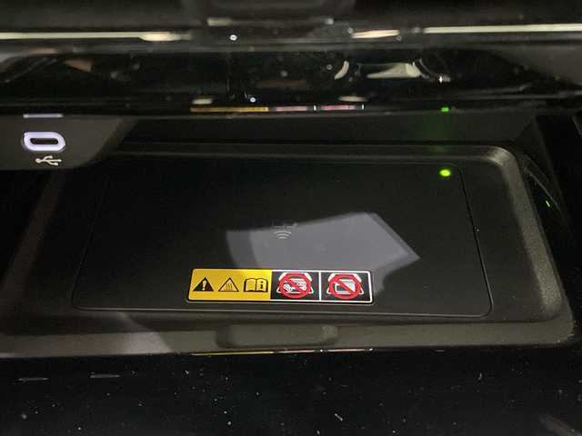 トヨタ ヴェルファイア ハイブリット Z プレミア 愛媛県 2024(令6)年 0.7万km スパークリングブラックパールクリスタルシャイン トヨタセーフティーセンス/左右独立ムーンルーフ/14インチディスプレイオーディオ/フルセグTV　AppleCarPlay AndroidAuto/Bluetooth/シートヒーター/全周囲カメラ/アダプティブクルーズコントロール/ブラインドスポットモニター/デジタルインナーミラー/パワーバックドア/エグゼクティブパワーシート（プレミアムナッパ本革シート表皮）/パワーオットマン/大型アームレスト（カップホルダー各席1個）/折り畳み式サイドテーブル/快適温熱シート