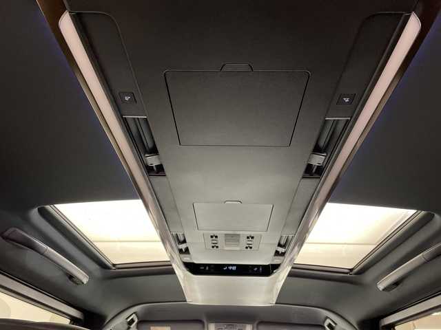 トヨタ ヴェルファイア ハイブリット Z プレミア 愛媛県 2024(令6)年 0.7万km スパークリングブラックパールクリスタルシャイン トヨタセーフティーセンス/左右独立ムーンルーフ/14インチディスプレイオーディオ/フルセグTV　AppleCarPlay AndroidAuto/Bluetooth/シートヒーター/全周囲カメラ/アダプティブクルーズコントロール/ブラインドスポットモニター/デジタルインナーミラー/パワーバックドア/エグゼクティブパワーシート（プレミアムナッパ本革シート表皮）/パワーオットマン/大型アームレスト（カップホルダー各席1個）/折り畳み式サイドテーブル/快適温熱シート