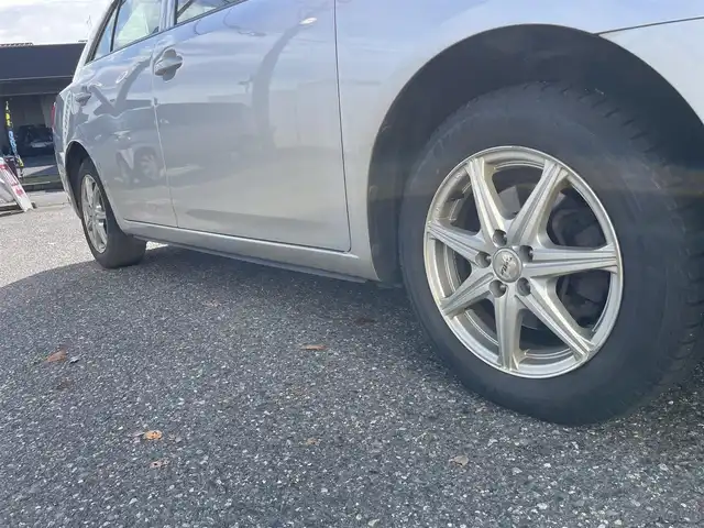 トヨタ アリオン A18 新潟県 2012(平24)年 8.1万km シルバーM ワンオーナー/メモリナビ/ワンセグテレビ/社外ホイールスタッドレスタイヤ装着/純正ホイール車載/ウィンカーミラー/ドアバイザー/純正フロアマット/電動格納ドアミラー