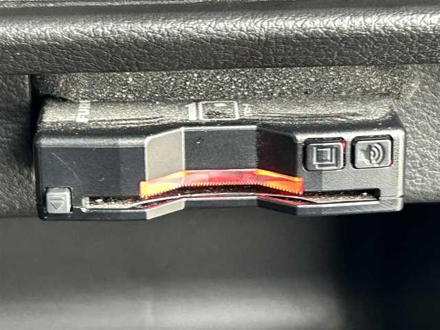 スズキ クロスビー HYBRID MZ 道央・札幌 2018(平30)年 9.4万km ピュアホワイトP ・4WD/・社外メモリナビ　/・DVD再生機能/・フルセグTV/・レーンキープアシスト/・オートマチックハイビーム/・パドルシフト/・ビルトインETC/・アイドリングストップ/・スマートキー/・社外キーレスエントリー/・クルーズコントロール/・CDチェンジャー/・USB入力端子/・スペアキー/・バックカメラ/・ABS/・横滑り防止装置/・コーナーセンサー（後）/・オートライト/・ダウンヒルアシストコントロール/・LED/・フロントフォグランプ/・ドアミラーウインカー/・ドアバイザー/・Rワイパー/・グリップコントロール/・スノーモード/スポーツモード