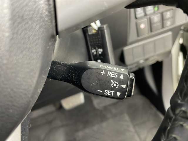 トヨタ ルーミー カスタムG S 千葉県 2018(平30)年 5.1万km パールホワイトⅢ 衝突軽減ブレーキ/レーンキープアシスト/両側パワースライドア/純正9インチメモリナビ/　CD/DVD/BT/フルセグTV/ビルトインETC/バックカメラ/クルーズコントロール/前席シートヒーター/ステアリングスイッチ/革巻きステアリング/電動格納ミラー/スマートキー＆プッシュスタート/純正14インチアルミホイール/LEDヘッドライト/フォグライト
