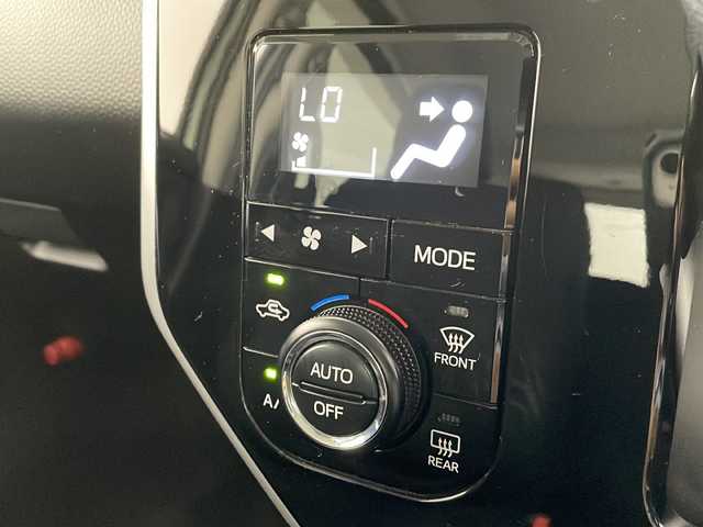 トヨタ ルーミー カスタムG S 千葉県 2018(平30)年 5.1万km パールホワイトⅢ 衝突軽減ブレーキ/レーンキープアシスト/両側パワースライドア/純正9インチメモリナビ/　CD/DVD/BT/フルセグTV/ビルトインETC/バックカメラ/クルーズコントロール/前席シートヒーター/ステアリングスイッチ/革巻きステアリング/電動格納ミラー/スマートキー＆プッシュスタート/純正14インチアルミホイール/LEDヘッドライト/フォグライト