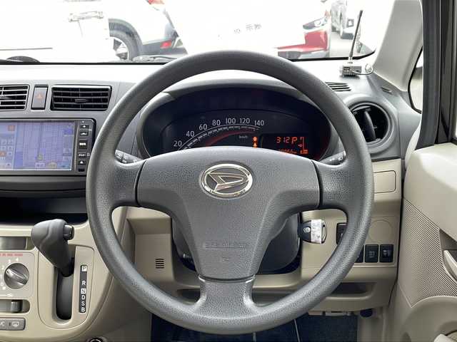 ダイハツ ムーヴ L SA 道北・旭川 2013(平25)年 7.9万km ブラックマイカメタリック 純正ナビCD/1セグ/USB/衝突軽減ブレーキ/横滑り防止/スペアキー/純正フロアマット/ドアバイザー/純正アルミホイール冬タイヤ積込/フォグ/保証書・取説