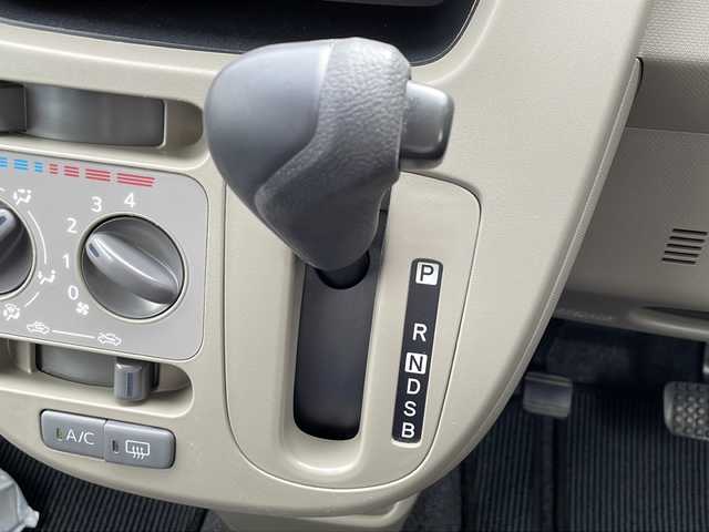 ダイハツ ムーヴ L SA 道北・旭川 2013(平25)年 7.9万km ブラックマイカメタリック 純正ナビCD/1セグ/USB/衝突軽減ブレーキ/横滑り防止/スペアキー/純正フロアマット/ドアバイザー/純正アルミホイール冬タイヤ積込/フォグ/保証書・取説