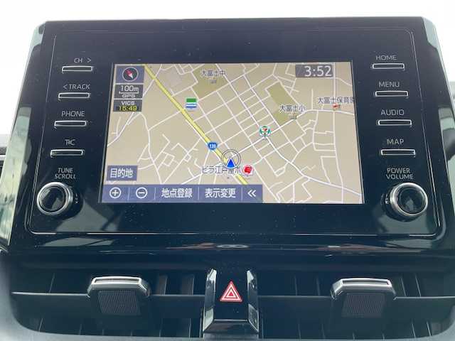 トヨタ カローラツーリング ハイブリッド ダブルバイビー 静岡県 2020(令2)年 6.3万km ホワイトパールクリスタルシャイン ●純正ディスプレイオーディオ（ナビ付き）/（12M66）/●バックカメラ/●レーダークルーズコントロール/●衝突軽減ブレーキ/●レーンキープアシスト/●前後コーナーセンサー/●オートブレーキホールド/●電動パーキングブレーキ/●LED/●オートライト/●オートマチックハイビーム/●革巻きステアリング/●ステアリングスイッチ/●電動格納ウインカーミラー/●ETC/●純正フロアマット/●ドアバイザー/●ドライブレコーダー/●プッシュスタート/●スマートキー/●スペアキー1本/●横滑り防止装置/●純正17インチアルミホイール/●W+サイド+カーテンSRS+ABS/●取扱説明書