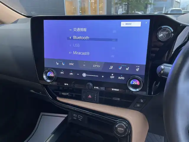 レクサス ＮＸ 350h バージョンL 埼玉県 2023(令5)年 0.8万km グラファイトブラックガラスフレーク ワンオーナー/ガラスムーンルーフ/衝突被害軽減ブレーキ/レーンキープアシスト/ブラウンレザーシート/エアシート＆シートヒーター/純正ナビ/・Miracast/BT/USB/ETC2.0/ヘッドアップディスプレイ/・フルセグテレビ/電動格納サードシート/プッシュスタート/LEDヘッドライト/オートヘッドライト/オートマチックハイビーム/ダウンヒルアシストコントロール