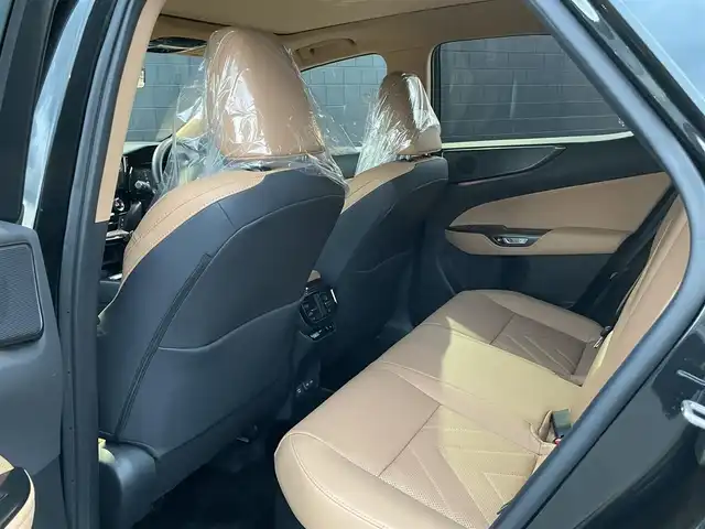 レクサス ＮＸ 350h バージョンL 埼玉県 2023(令5)年 0.8万km グラファイトブラックガラスフレーク ワンオーナー/ガラスムーンルーフ/衝突被害軽減ブレーキ/レーンキープアシスト/ブラウンレザーシート/エアシート＆シートヒーター/純正ナビ/・Miracast/BT/USB/ETC2.0/ヘッドアップディスプレイ/・フルセグテレビ/電動格納サードシート/プッシュスタート/LEDヘッドライト/オートヘッドライト/オートマチックハイビーム/ダウンヒルアシストコントロール