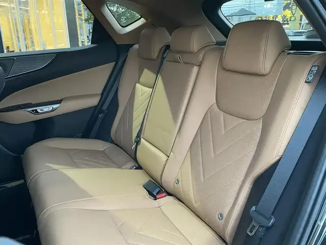 レクサス ＮＸ 350h バージョンL 埼玉県 2023(令5)年 0.8万km グラファイトブラックガラスフレーク ワンオーナー/ガラスムーンルーフ/衝突被害軽減ブレーキ/レーンキープアシスト/ブラウンレザーシート/エアシート＆シートヒーター/純正ナビ/・Miracast/BT/USB/ETC2.0/ヘッドアップディスプレイ/・フルセグテレビ/電動格納サードシート/プッシュスタート/LEDヘッドライト/オートヘッドライト/オートマチックハイビーム/ダウンヒルアシストコントロール