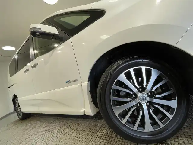 日産 セレナ ハイウェイスター Sハイブリッド 愛知県 2014(平26)年 9.2万km ブリリアントホワイトパール 純正ナビ　/（Bluetooth/FM/AM/地デジ/SD)/アラウンドビューモニター　/衝突軽減ブレーキ　/前後ドライブレコーダー　/ビルトインＥＴＣ　/片側パワースライドドア　/コーナーセンサー　/後席サンシェード　/純正フロアマット　/アイドリングストップ/プッシュスタート/　　-スマートキー