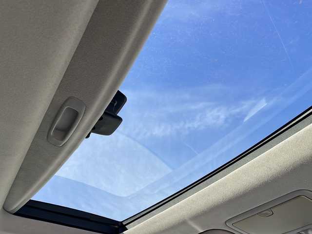 トヨタ アルファード Ｇ MS LTD 茨城県 2005(平17)年 14万km ホワイトパールマイカ 社外SDナビ(Bluetooth/バックカメラ/フルセグTV/CD/DVD)/サンルーフ/盗難防止装置/冷房WAC/スペアキー/3列シート/純正フロアマット/両側パワースライドドア/ETC