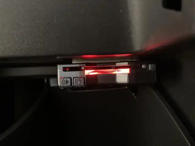 ＤＳオートモビル ＤＳ３ クロスバック ソーシック 熊本県 2021(令3)年 2.5万km BLANC PERLE NACRE ・スマートキー/・プッシュスタート/・アクティブセーフティブレーキ/・トラフィックサインインフォメーション/・ブラインドスポットモニター/・アダプティブライト/・パーキングセンサー/・クルーズコントロール(追従式)/・ハーフレザーシート/・純正メモリナビ/　【Bluetooth・USB・AppleCarPlay・AndroidAuto】/・フルセグTV/・バックカメラ/・ETC/・ドライブレコーダー（前方録画）/・ワイヤレス充電/・LEDヘッドランプ/・純正マット/・保証書/取説