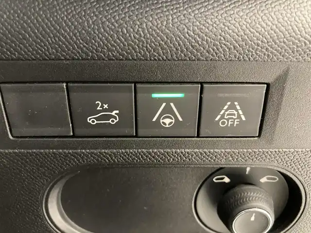 ＤＳオートモビル ＤＳ３ クロスバック ソーシック 熊本県 2021(令3)年 2.5万km BLANC PERLE NACRE ・スマートキー/・プッシュスタート/・アクティブセーフティブレーキ/・トラフィックサインインフォメーション/・ブラインドスポットモニター/・アダプティブライト/・パーキングセンサー/・クルーズコントロール(追従式)/・ハーフレザーシート/・純正メモリナビ/　【Bluetooth・USB・AppleCarPlay・AndroidAuto】/・フルセグTV/・バックカメラ/・ETC/・ドライブレコーダー（前方録画）/・ワイヤレス充電/・LEDヘッドランプ/・純正マット/・保証書/取説