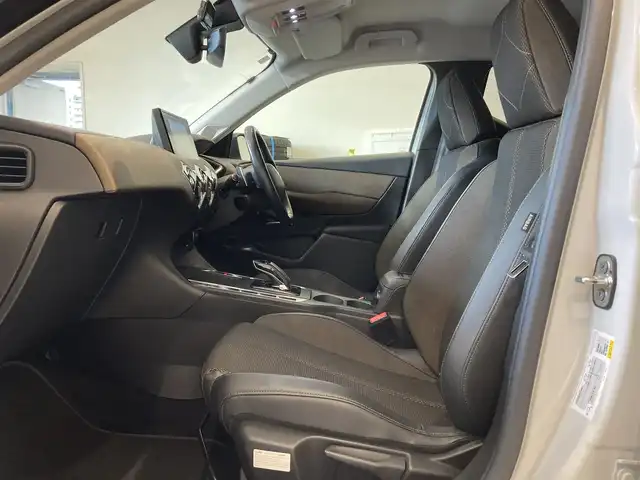 ＤＳオートモビル ＤＳ３ クロスバック ソーシック 熊本県 2021(令3)年 2.5万km BLANC PERLE NACRE ・スマートキー/・プッシュスタート/・アクティブセーフティブレーキ/・トラフィックサインインフォメーション/・ブラインドスポットモニター/・アダプティブライト/・パーキングセンサー/・クルーズコントロール(追従式)/・ハーフレザーシート/・純正メモリナビ/　【Bluetooth・USB・AppleCarPlay・AndroidAuto】/・フルセグTV/・バックカメラ/・ETC/・ドライブレコーダー（前方録画）/・ワイヤレス充電/・LEDヘッドランプ/・純正マット/・保証書/取説