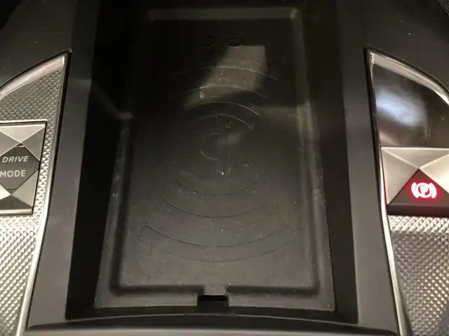 ＤＳオートモビル ＤＳ３ クロスバック ソーシック 熊本県 2021(令3)年 2.5万km BLANC PERLE NACRE ・スマートキー/・プッシュスタート/・アクティブセーフティブレーキ/・トラフィックサインインフォメーション/・ブラインドスポットモニター/・アダプティブライト/・パーキングセンサー/・クルーズコントロール(追従式)/・ハーフレザーシート/・純正メモリナビ/　【Bluetooth・USB・AppleCarPlay・AndroidAuto】/・フルセグTV/・バックカメラ/・ETC/・ドライブレコーダー（前方録画）/・ワイヤレス充電/・LEDヘッドランプ/・純正マット/・保証書/取説