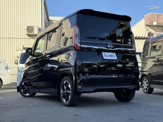 日産 ルークス HWS X プロパイロットED 大阪府 2021(令3)年 12万km ブラック (株)IDOMが運営する【じしゃロン東大阪店】の自社ローン専用車両になりますこちらは現金またはオートローンご利用時の価格です。自社ローンご希望の方は別途その旨お申付け下さい/プロパイロットエディション/　自動車専用道路で先行車両との車間距離を一定に/　保つようにハンドル操作を支援し、ドライバーの運転を/　サポートする、同一車線運転支援技術/純正9インチナビ/フルセグTV/Bluetooth/全方向位カメラ/レーダークルーズコントロール/エマージェンシーブレーキ/車線逸脱防止装置/クリアランスソナー/ビルトインETC/ドラレコ/両側パワースライドドア/LEDヘッドライト/LEDフォグライト/取説（車両・ナビ）