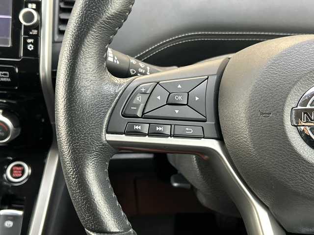 日産 セレナ ハイウェイスター 富山県 2016(平28)年 7.8万km マルーンレッド 2トーン ４WD/プロパイロット/純正12.1インチフリップダウンモニター/純正9インチSDナビゲーション/型式：MM516-D/【CD/DVD/SD/BT/AUX/フルセグTV】/アラウンドビューモニター/ビルトインETC/純正ドライブレコーダー前/両側パワースライドドア/パーキングアシスト/純正フロアマット/純正15インチAW/スマートキー