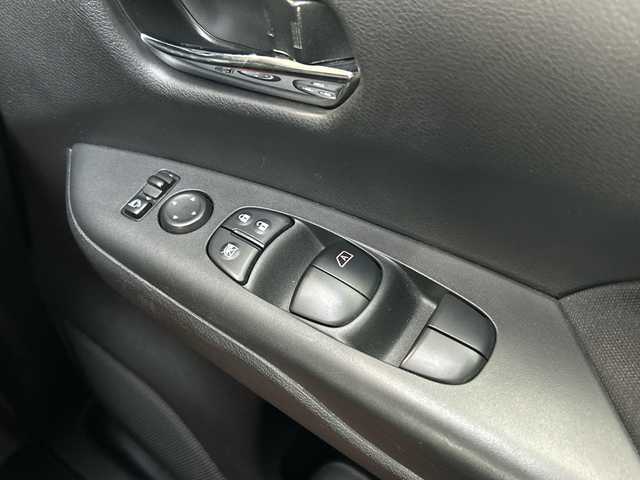 日産 セレナ ハイウェイスター 富山県 2016(平28)年 7.8万km マルーンレッド 2トーン ４WD/プロパイロット/純正12.1インチフリップダウンモニター/純正9インチSDナビゲーション/型式：MM516-D/【CD/DVD/SD/BT/AUX/フルセグTV】/アラウンドビューモニター/ビルトインETC/純正ドライブレコーダー前/両側パワースライドドア/パーキングアシスト/純正フロアマット/純正15インチAW/スマートキー