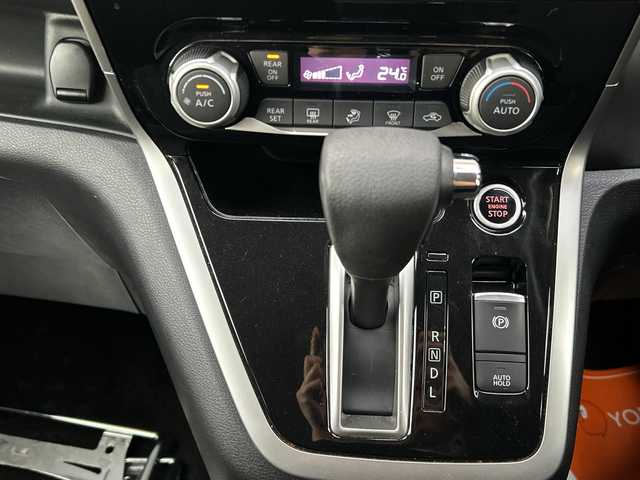 日産 セレナ ハイウェイスター 富山県 2016(平28)年 7.8万km マルーンレッド 2トーン ４WD/プロパイロット/純正12.1インチフリップダウンモニター/純正9インチSDナビゲーション/型式：MM516-D/【CD/DVD/SD/BT/AUX/フルセグTV】/アラウンドビューモニター/ビルトインETC/純正ドライブレコーダー前/両側パワースライドドア/パーキングアシスト/純正フロアマット/純正15インチAW/スマートキー