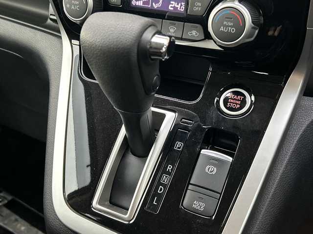 日産 セレナ ハイウェイスター 富山県 2016(平28)年 7.8万km マルーンレッド 2トーン ４WD/プロパイロット/純正12.1インチフリップダウンモニター/純正9インチSDナビゲーション/型式：MM516-D/【CD/DVD/SD/BT/AUX/フルセグTV】/アラウンドビューモニター/ビルトインETC/純正ドライブレコーダー前/両側パワースライドドア/パーキングアシスト/純正フロアマット/純正15インチAW/スマートキー